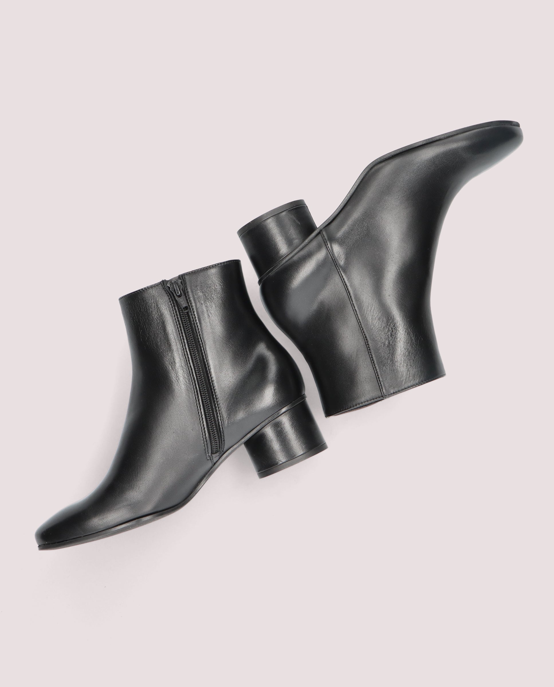 Jendayi Black Leather Boots