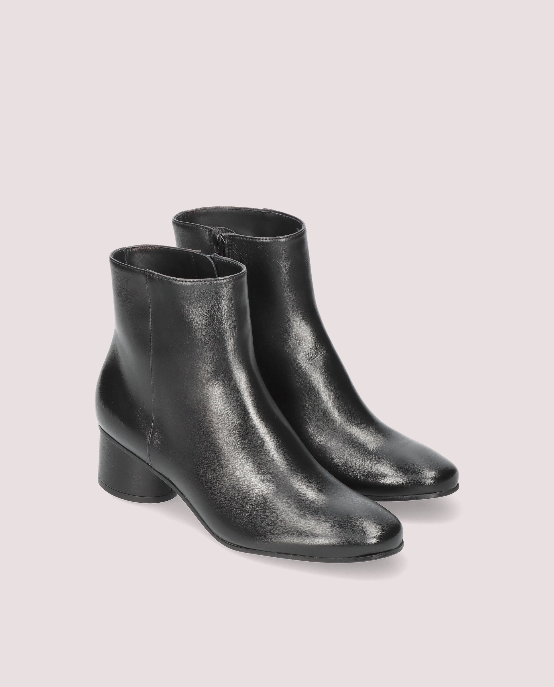 Jendayi Black Leather Boots