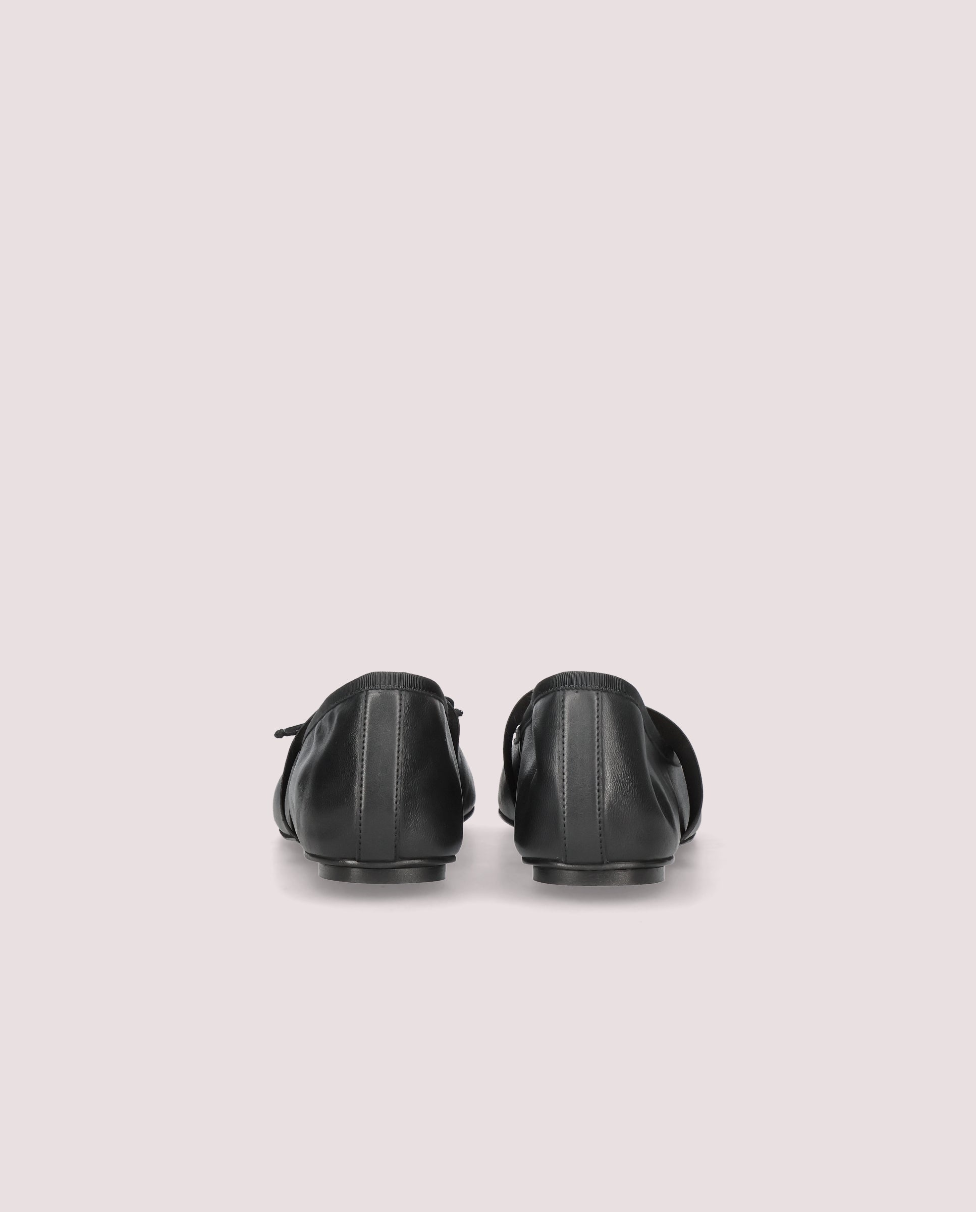 Yuma Black Leather Ballerina Flats