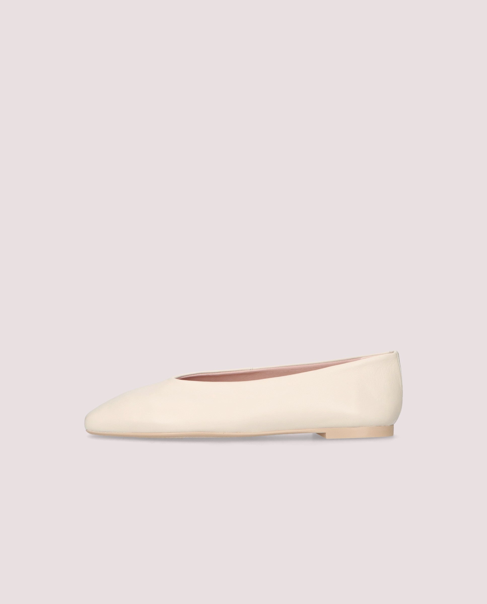 Camille Blancos Leather Ballerinas