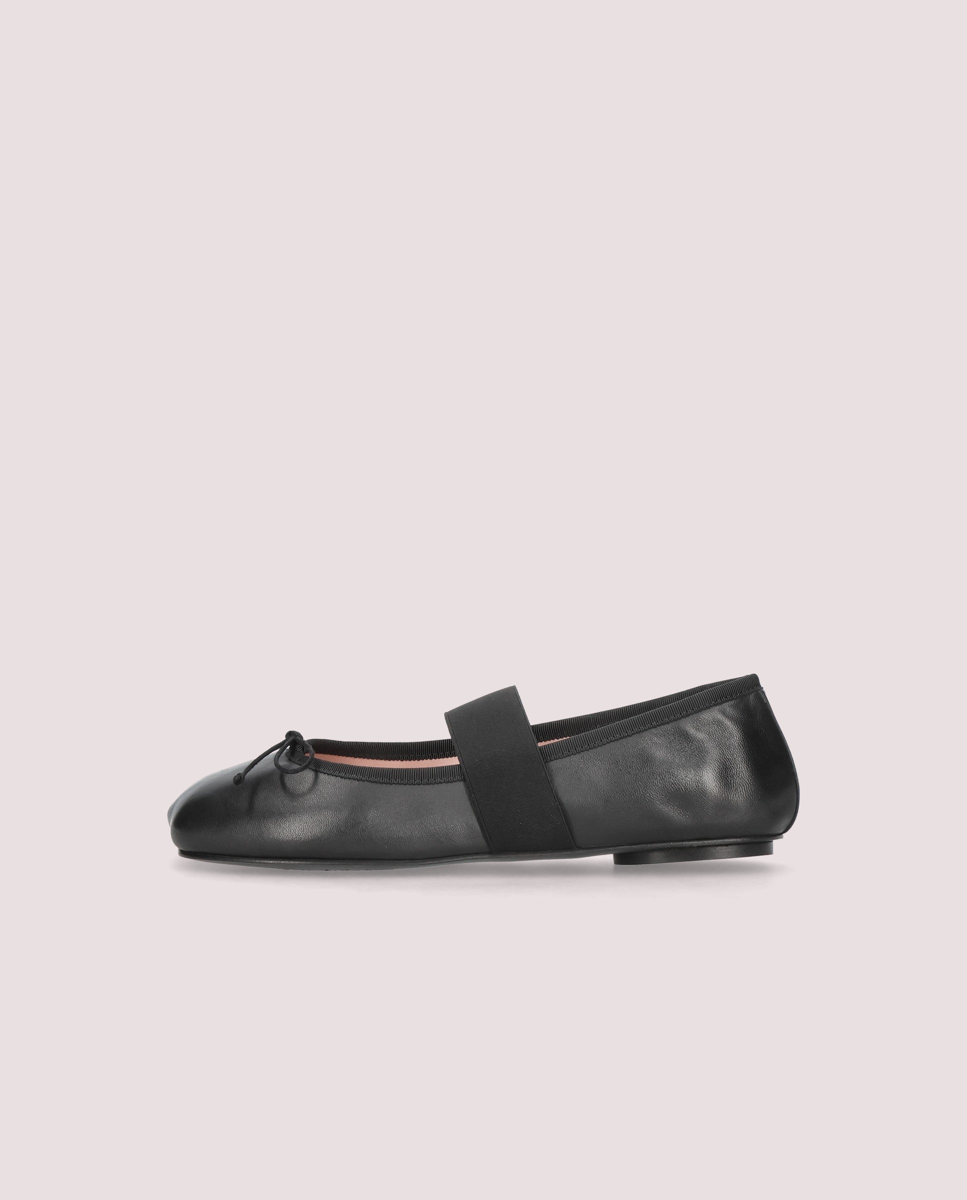 Yuma Black Leather Ballerina Flats